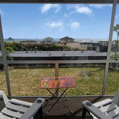 Home With Sea Views New Plymouth Bagian luar foto