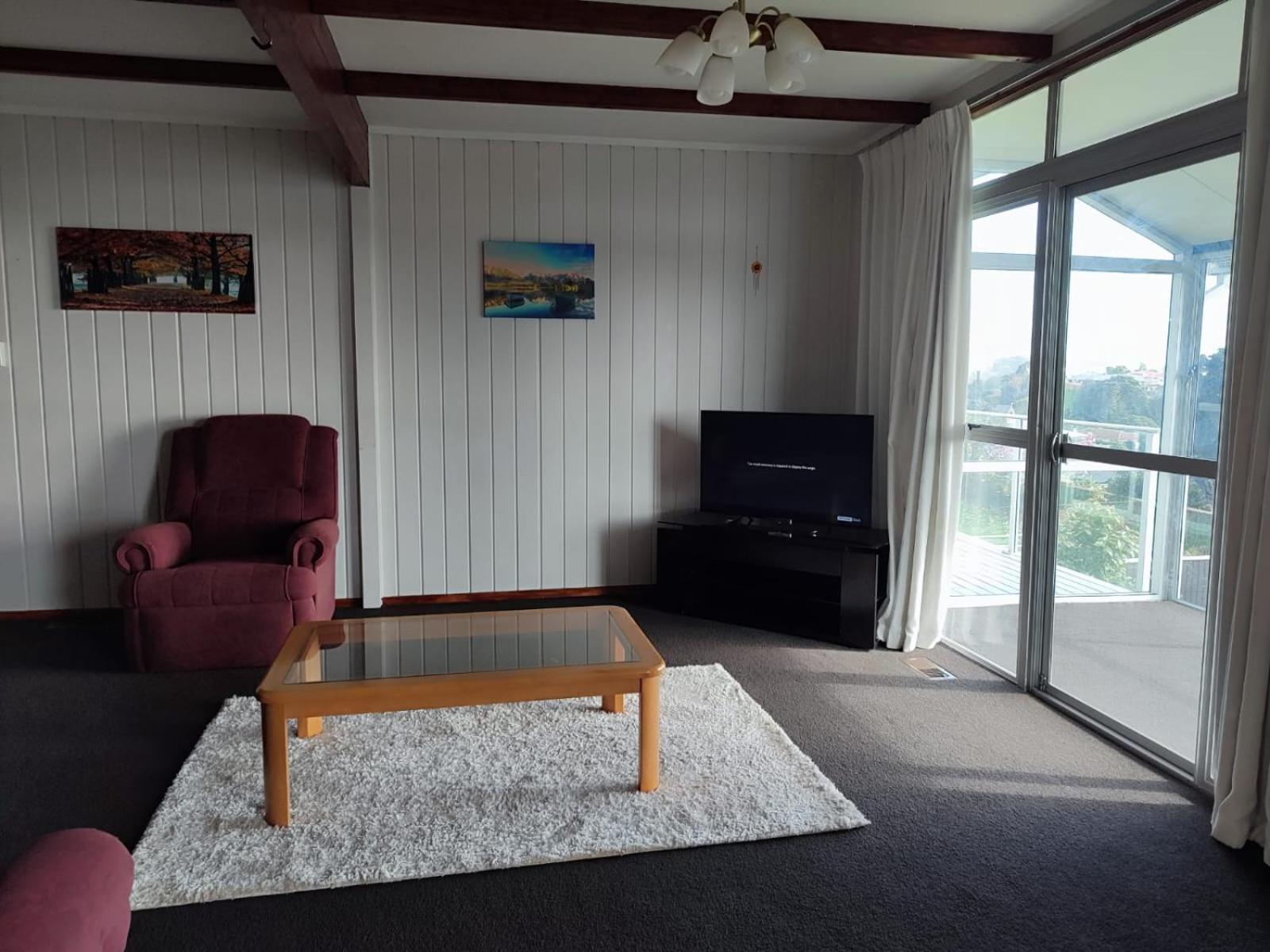 Home With Sea Views New Plymouth Bagian luar foto