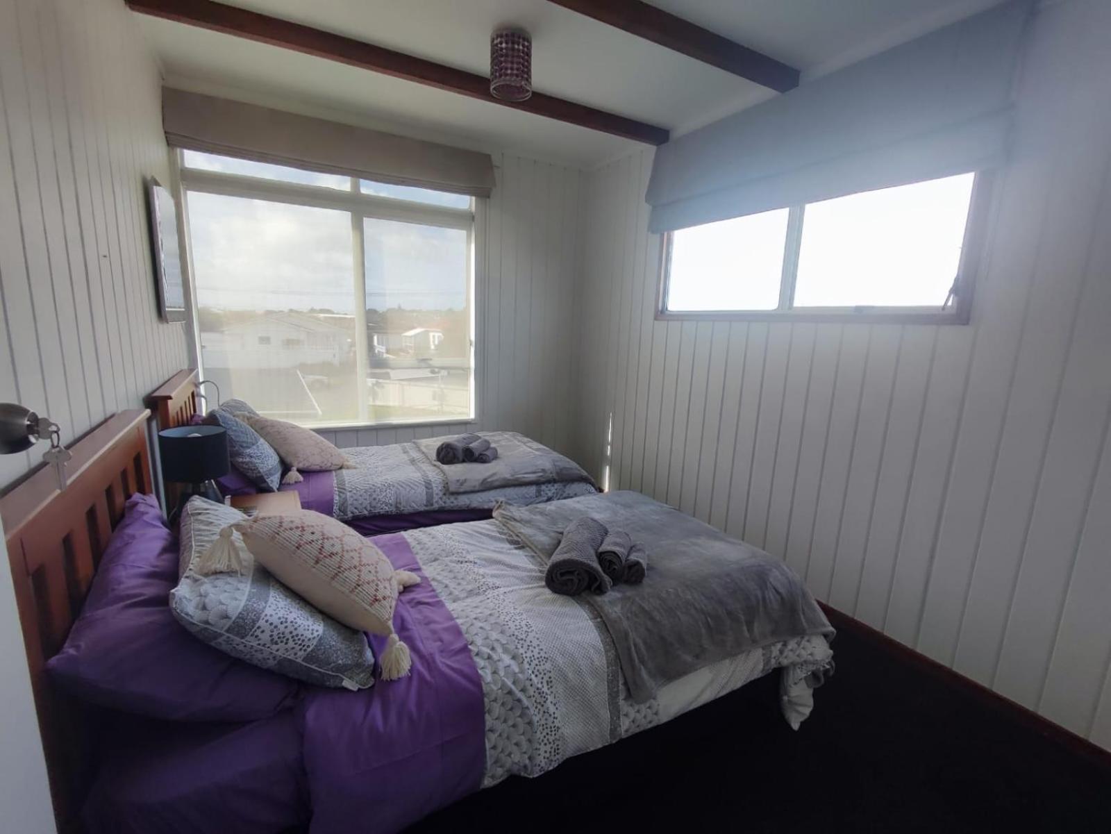 Home With Sea Views New Plymouth Bagian luar foto