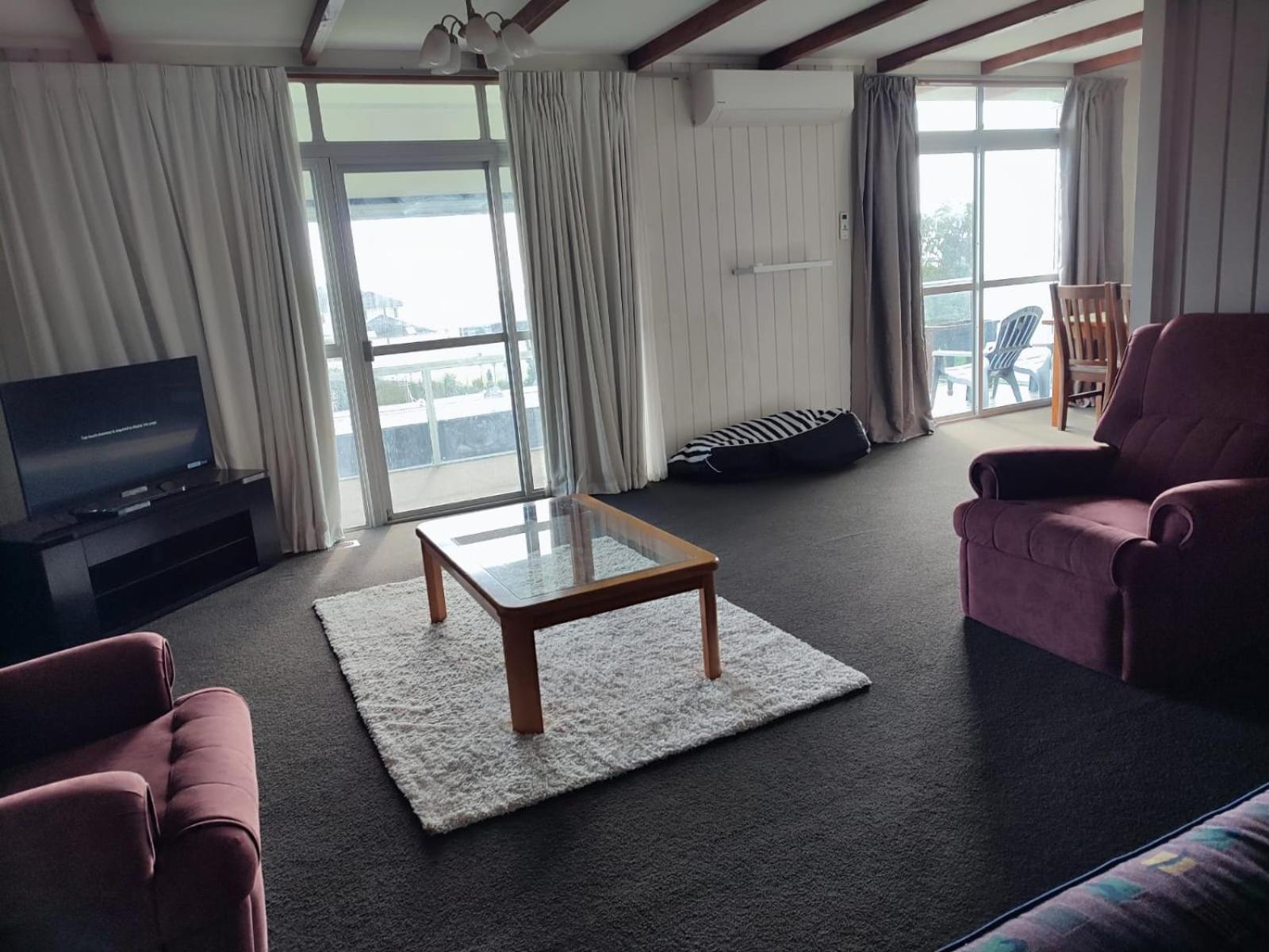 Home With Sea Views New Plymouth Bagian luar foto